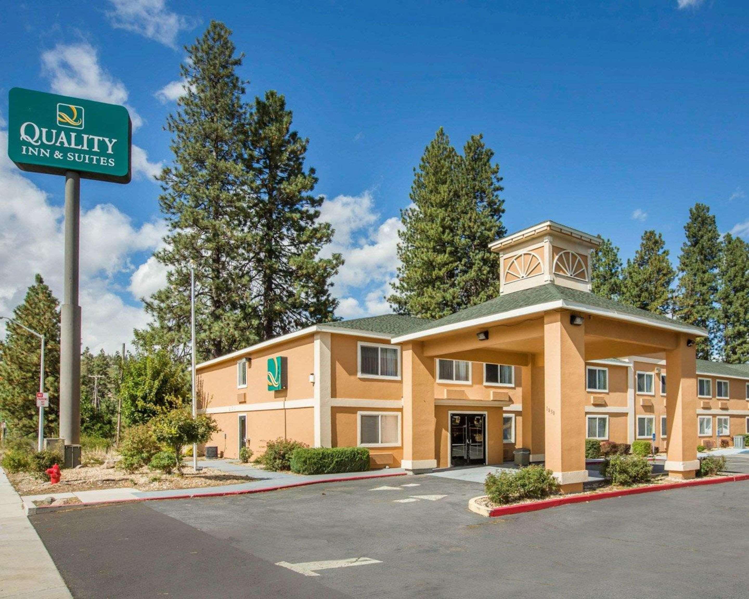 Quality Inn & Suites Weed Exteriör bild