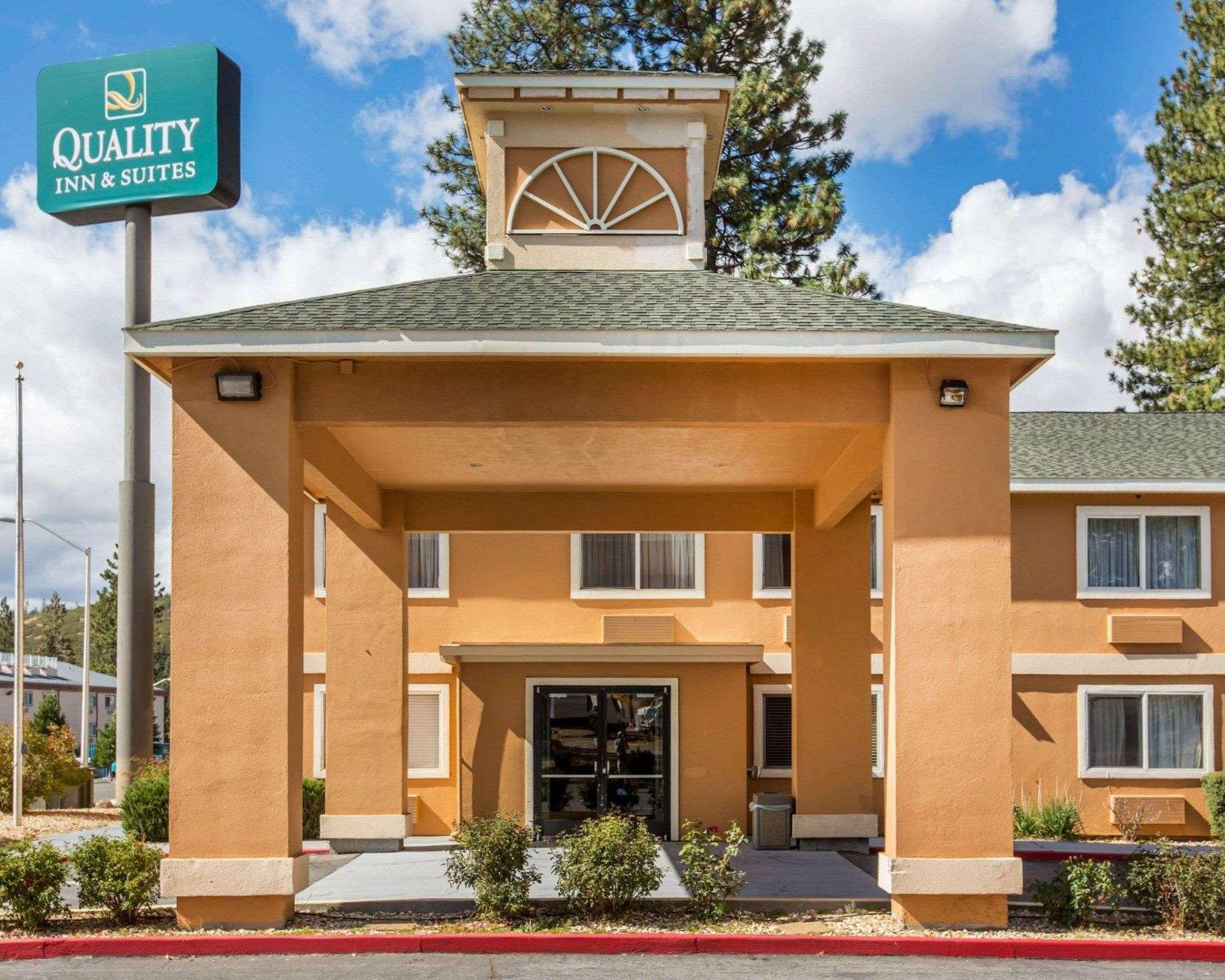 Quality Inn & Suites Weed Exteriör bild