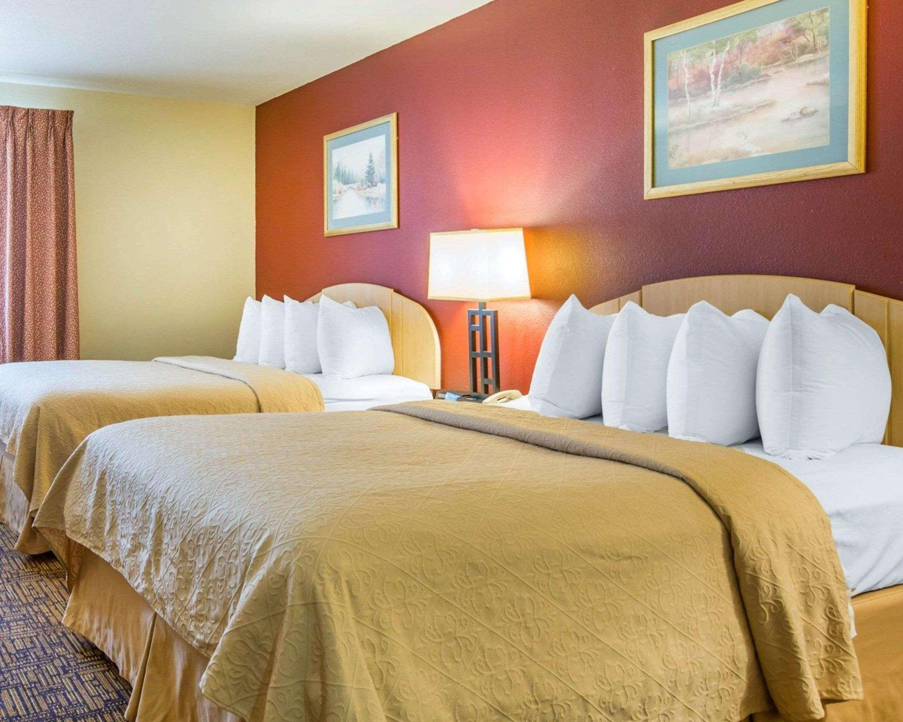Quality Inn & Suites Weed Exteriör bild