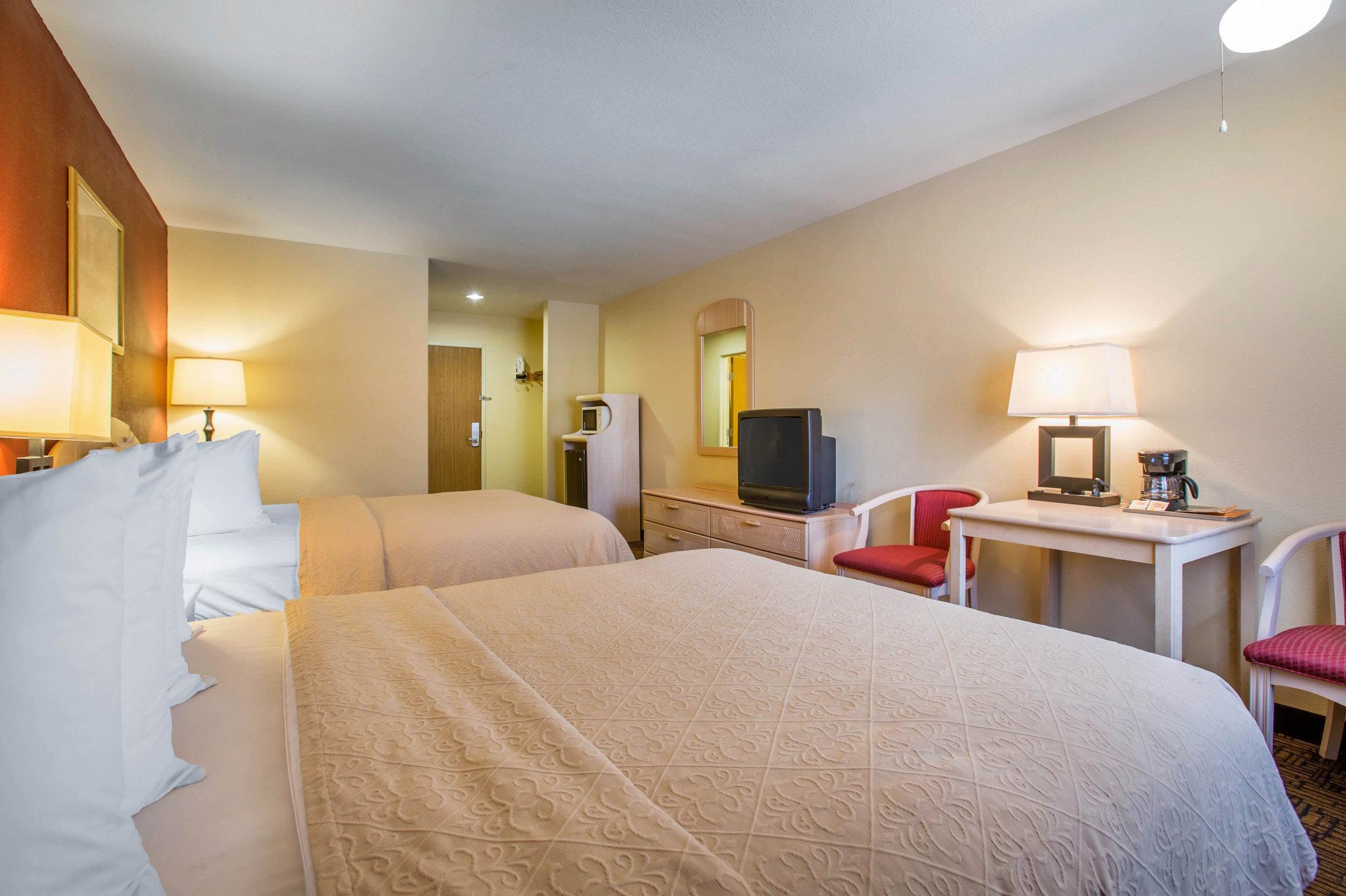 Quality Inn & Suites Weed Exteriör bild