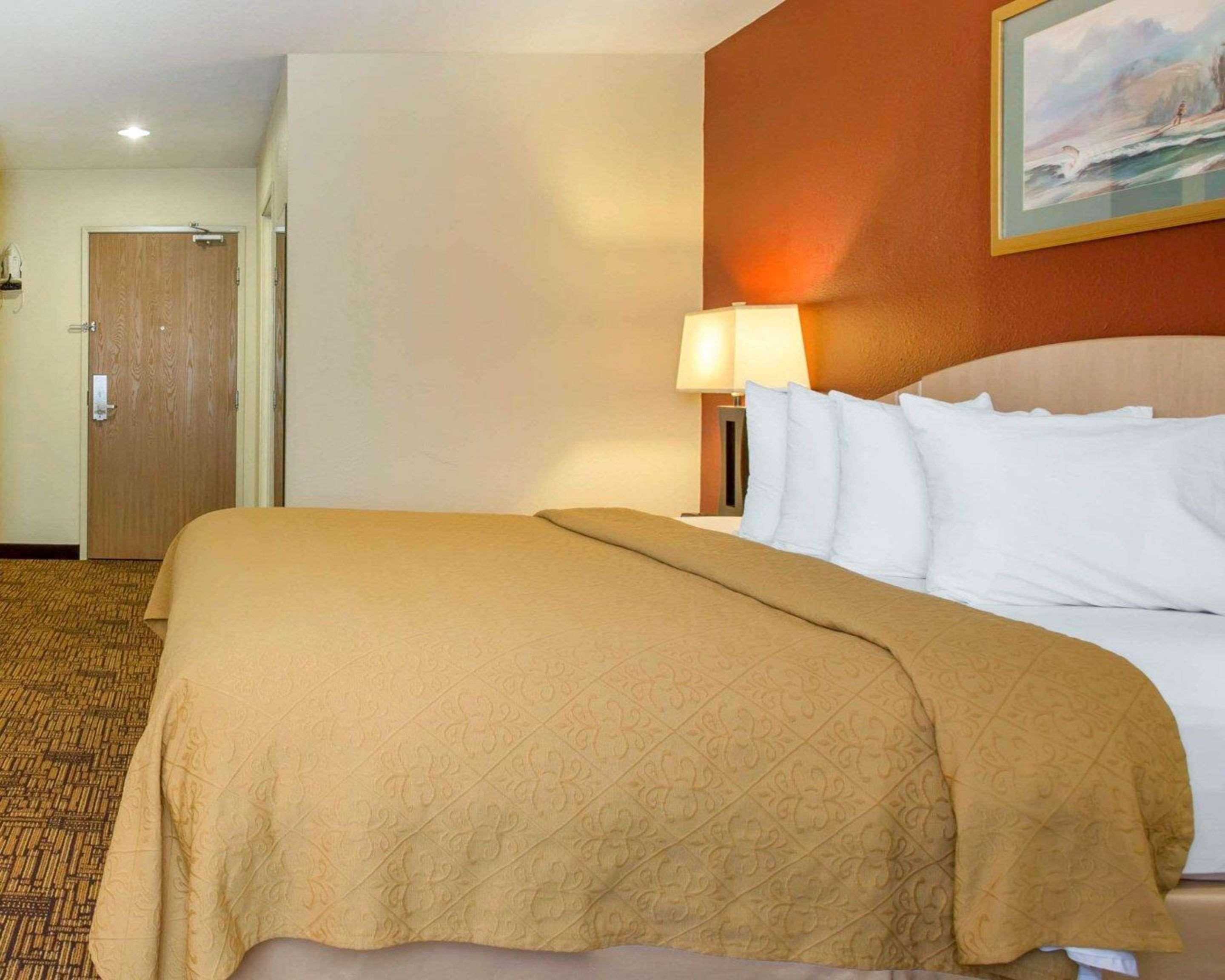 Quality Inn & Suites Weed Exteriör bild